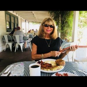 Meet your Posher, Peggy